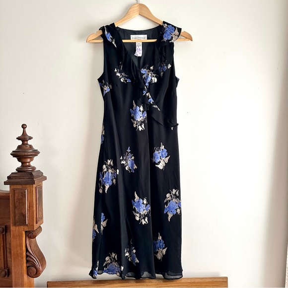 Evan Picone Dresses & Skirts - Evan Picone • Dark Floral‎ Flutter Chiffon Midi Dress